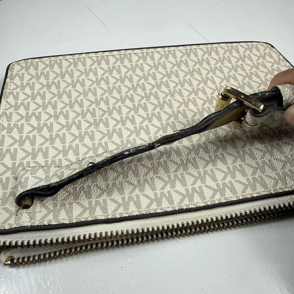 Michael Kors MK Signature Vanilla Fanny Pack Belt Bag Size Small W/Gold Detail